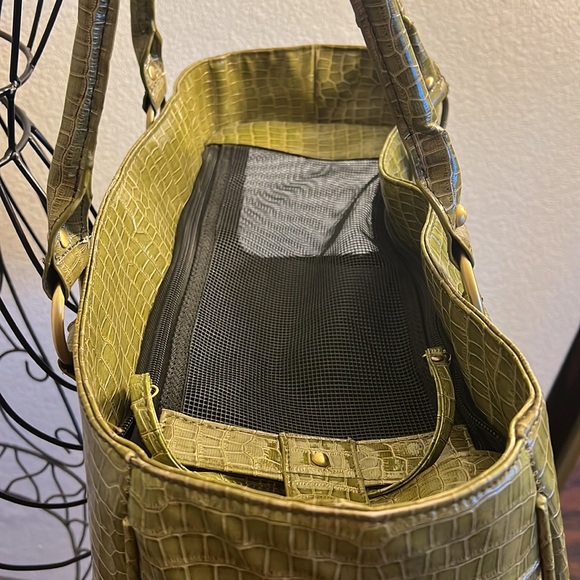 Backbone gator pet carrier - Picture 6 of 11